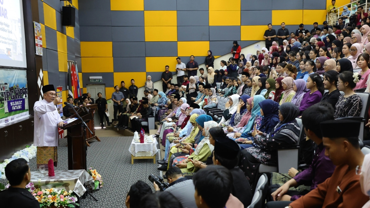 School reputations cannot come before bullied children, says Anwar