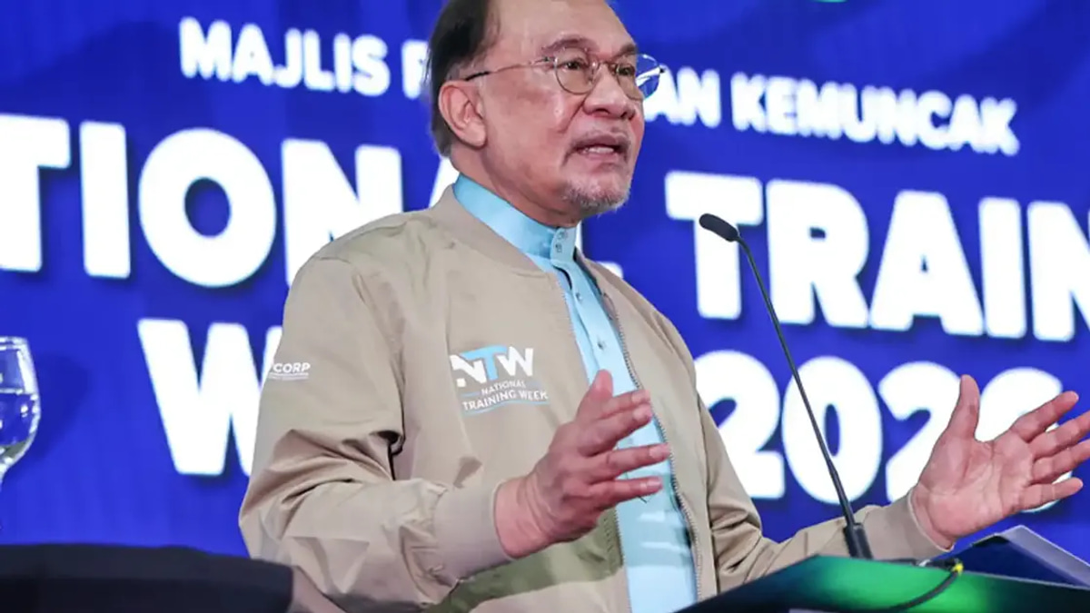Anwar Defends Loyalty of Non-Malay Communities After Sanusi's Comments