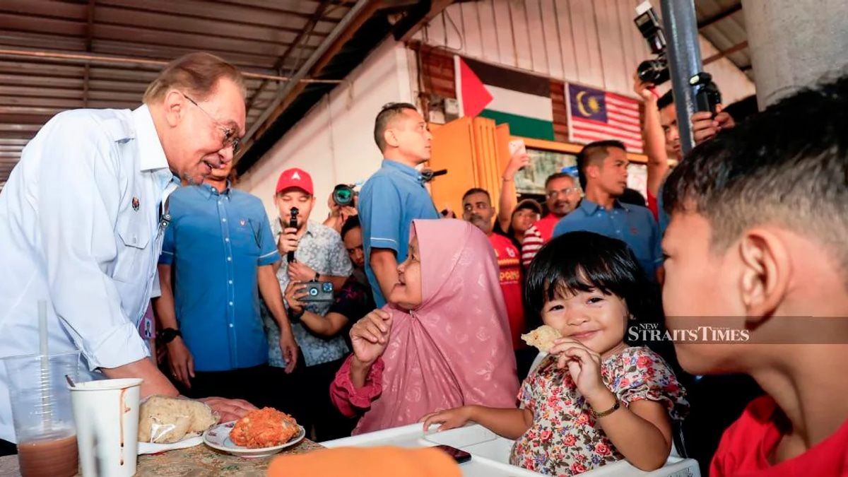 Anwar Acknowledges Governance Gaps as Johor Election Campaign Intensifies