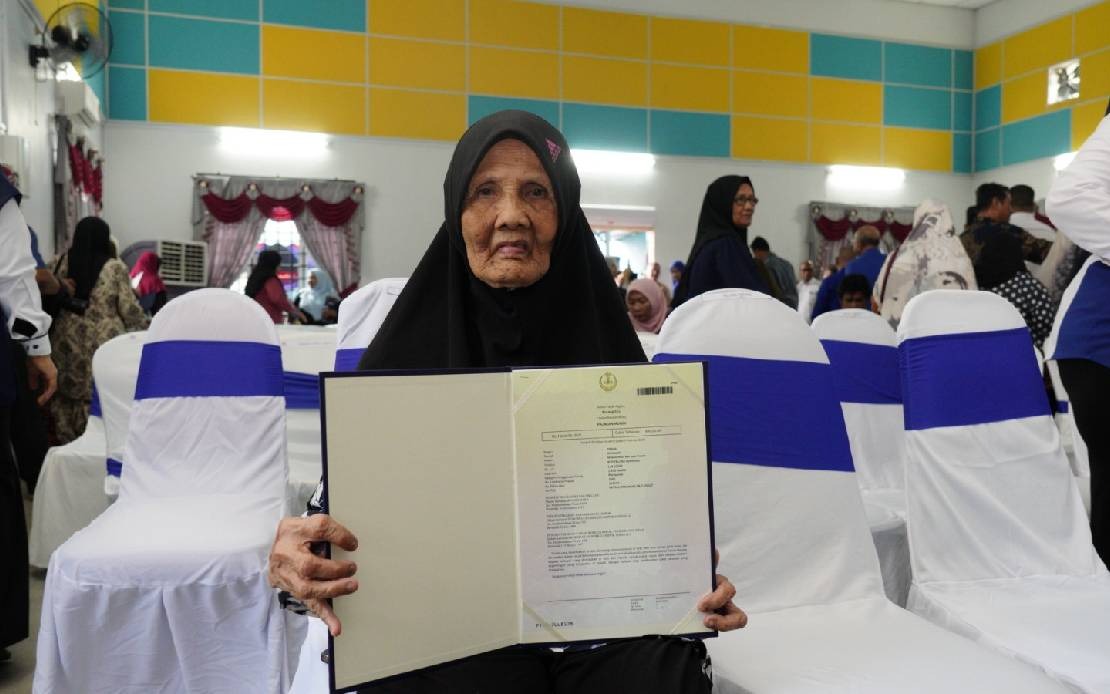 Perak Land Grants Mark Success of FELCRA Rural Development Initiative