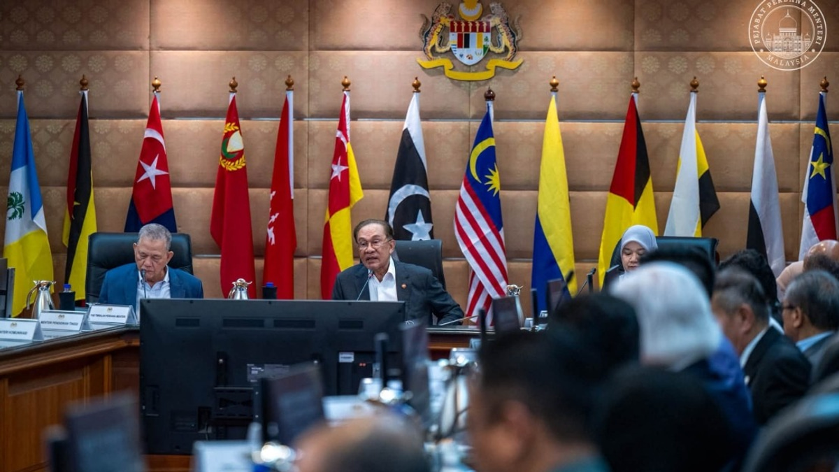 Malaysia Establishes National Education Council to Overhaul System, PM Anwar Says