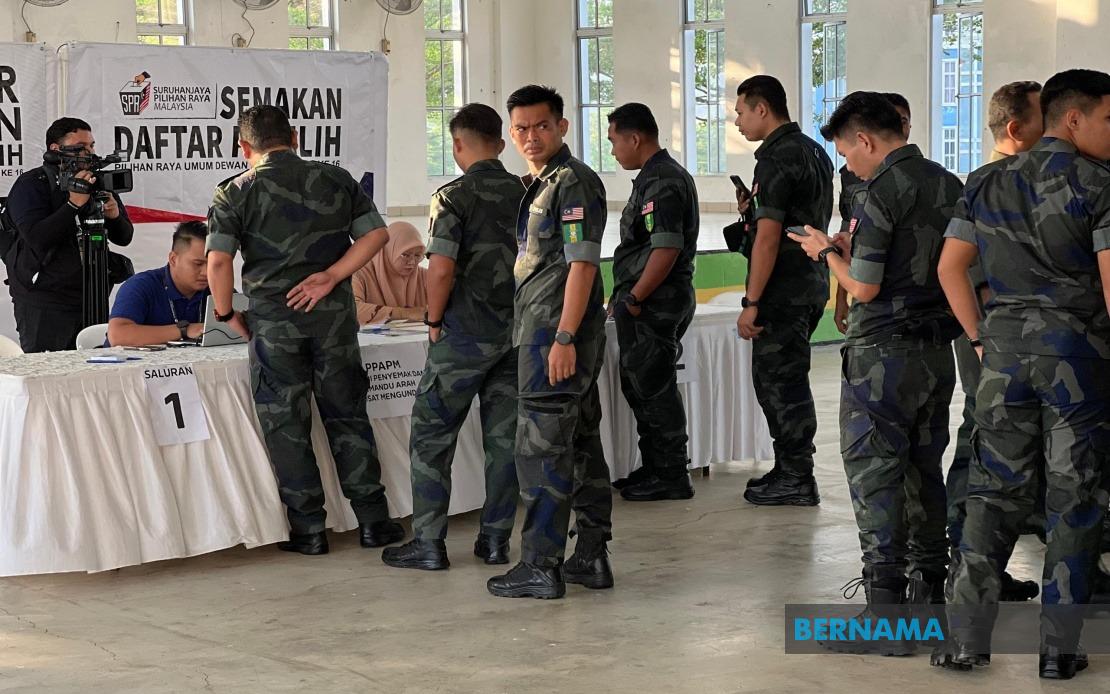 Johor Early Voting Kicks Off: 64 Centres Process 24,751 Security Personnel