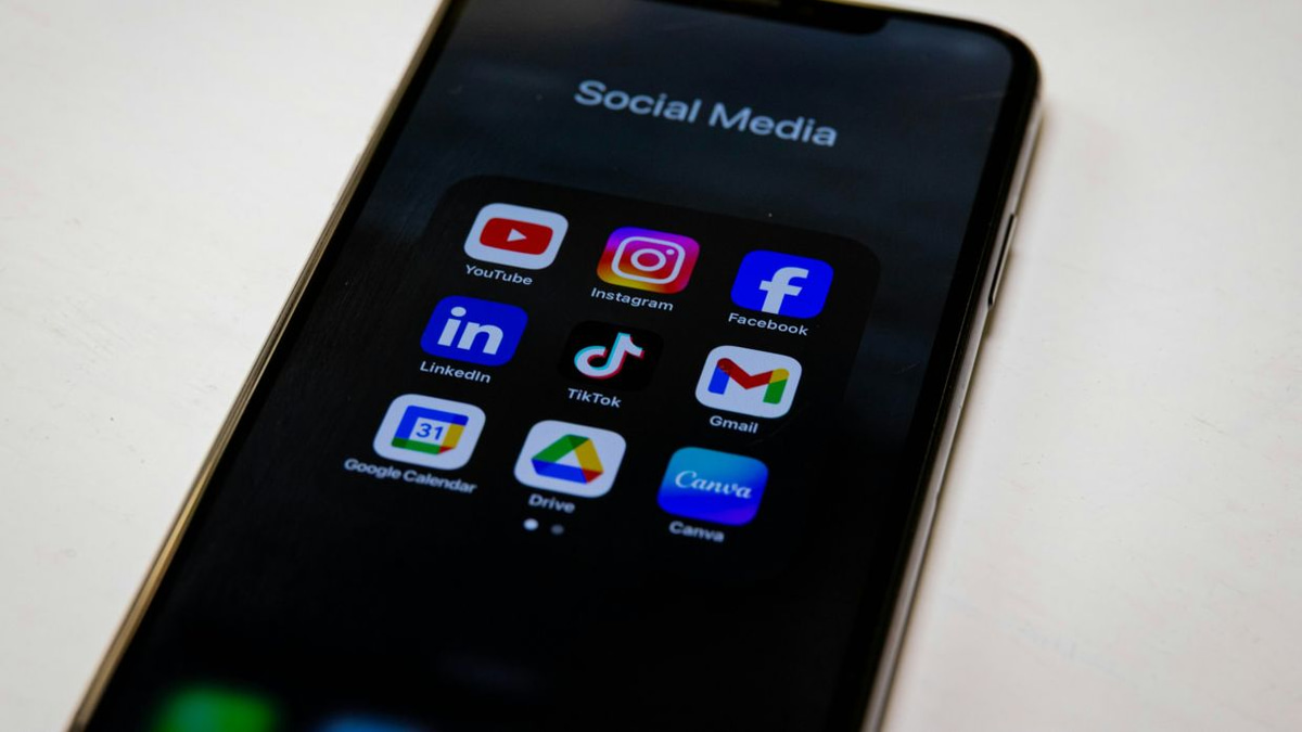 Meta faces landmark US trial over allegations of addicting children to social media