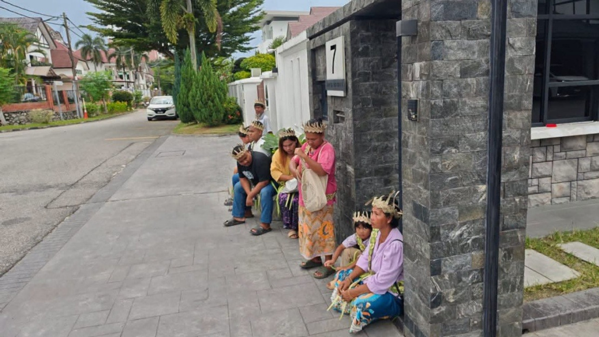 PM Anwar Pledges to Tackle Kg Sungai Cot Orang Asli Land Dispute With Pahang Authorities