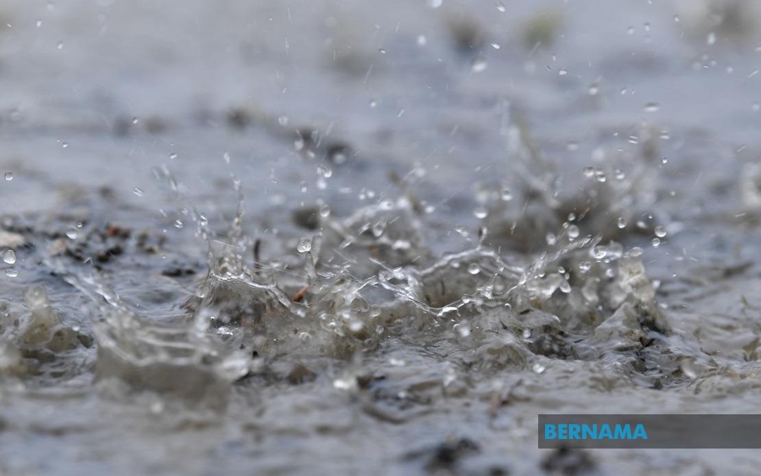 Seoul Faces Second Day of Torrential Downpour as 10 National Parks Shut Down