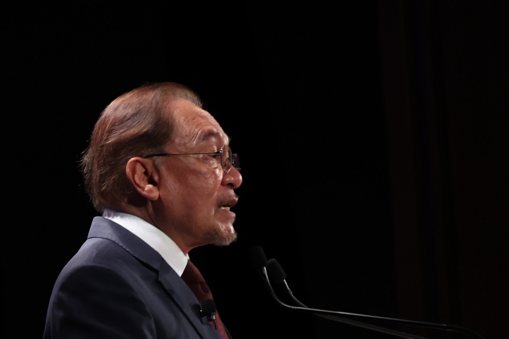 Anwar Ibrahim Files Defamation Suit Against PAS Deputy President Tuan Ibrahim