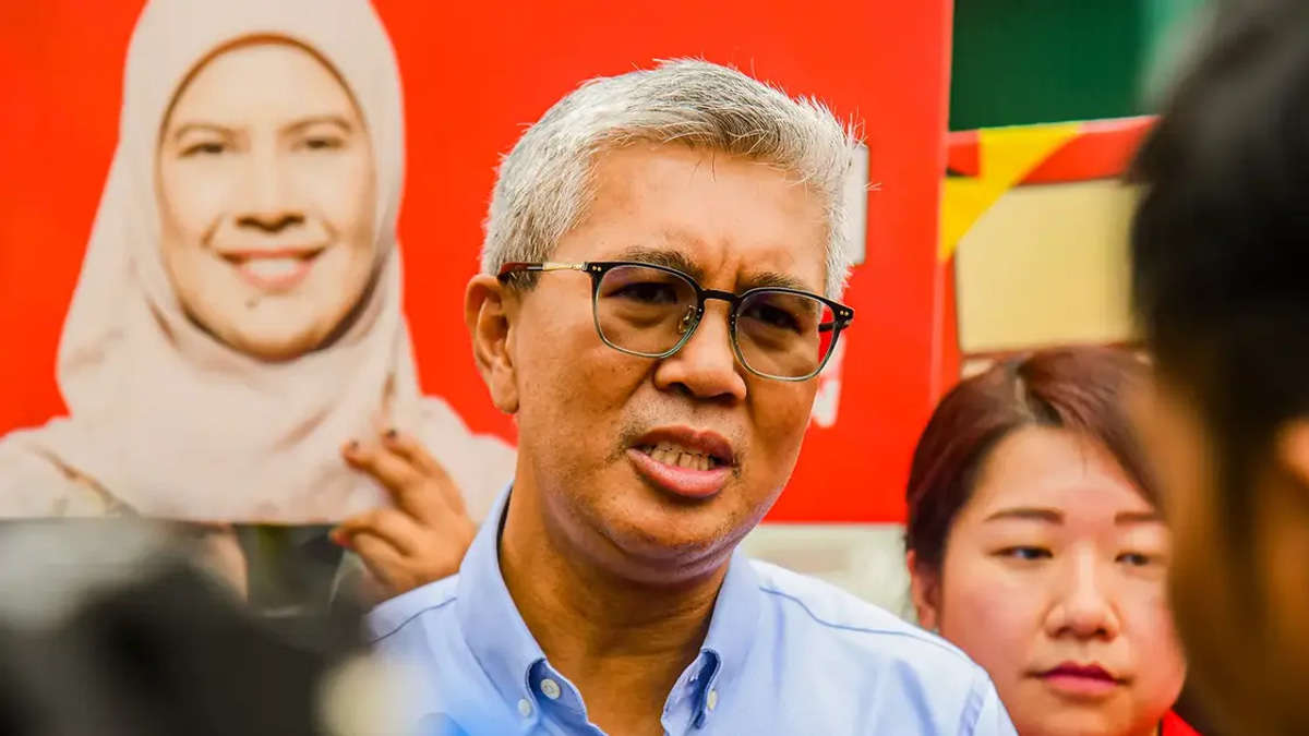 PH Pursues Independent Path as BN and PN Clash Over Race Politics, Says Tengku Zafrul