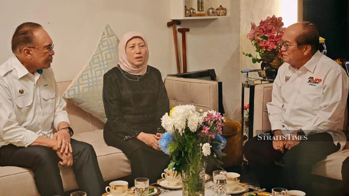 PM Anwar Extends Condolences to Nancy Shukri Over Husband's Passing