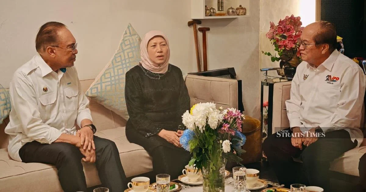 PM Anwar Extends Condolences to Nancy Shukri Over Husband's Passing