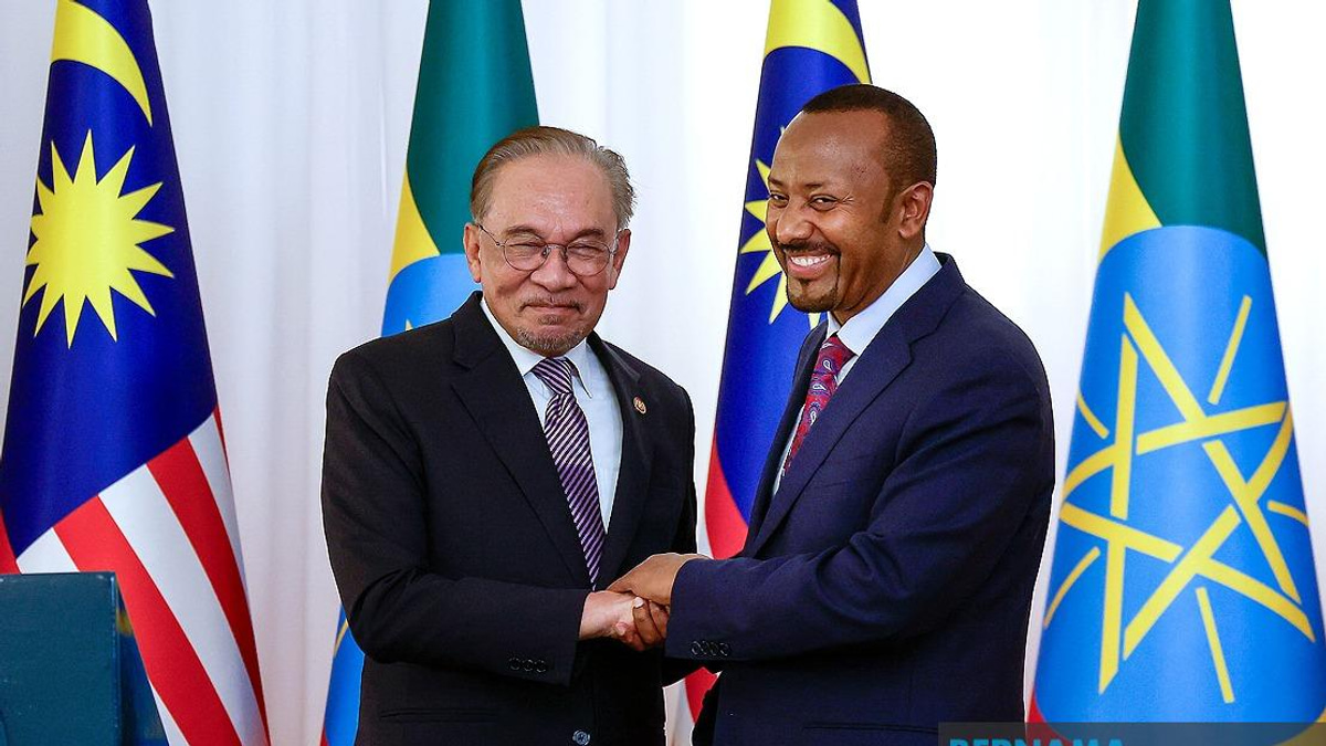 Anwar Extends Congratulations to Ethiopia's Abiy Ahmed on Election Victory