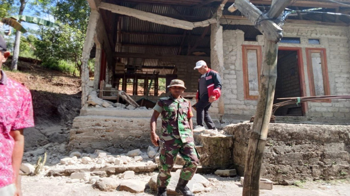 16 Malaysian Tourists Confirmed Safe After 7.7-Magnitude Earthquake Strikes Flores Island