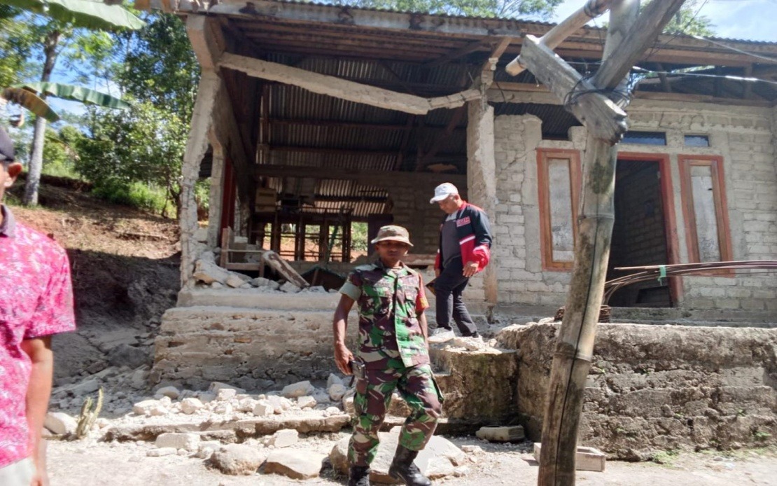 16 Malaysian Tourists Confirmed Safe After 7.7-Magnitude Earthquake Strikes Flores Island