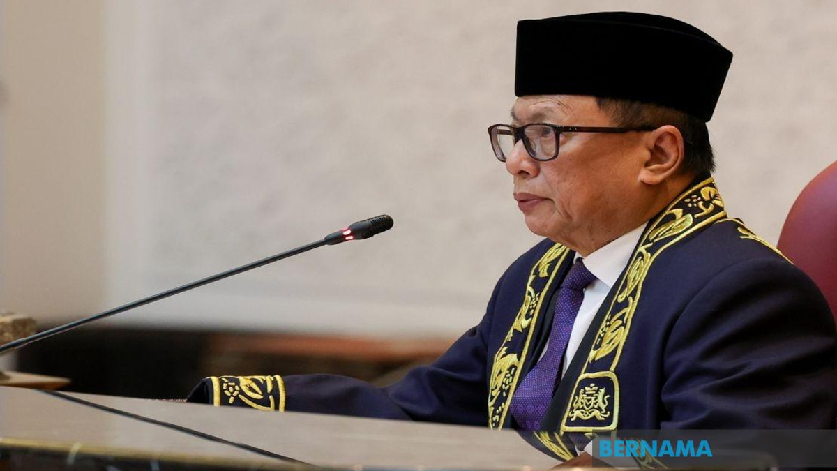 Puad Zarkashi Quits UMNO, Accuses Onn Hafiz of Being Merely a Yes-Man