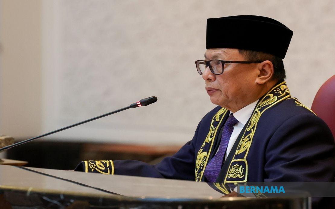 Puad Zarkashi Quits UMNO, Accuses Onn Hafiz of Being Merely a Yes-Man