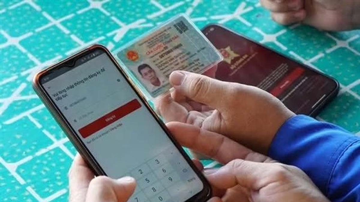 Vietnam opens electronic ID accounts to foreign residents under new decree