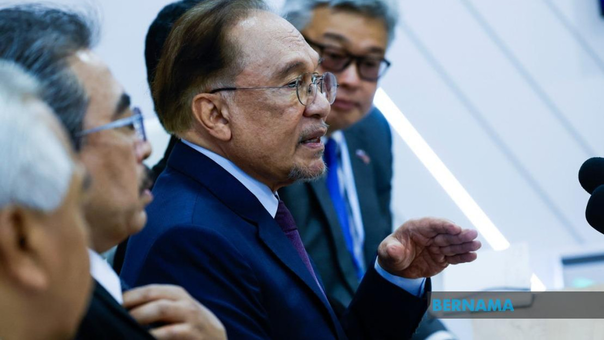 Anwar Secures Long-term Russian Energy Supply, Bolsters Regional Cooperation