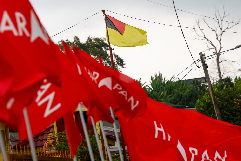 Negeri Sembilan Police Probe Campaign Trail Vandalism as Election Tensions Rise