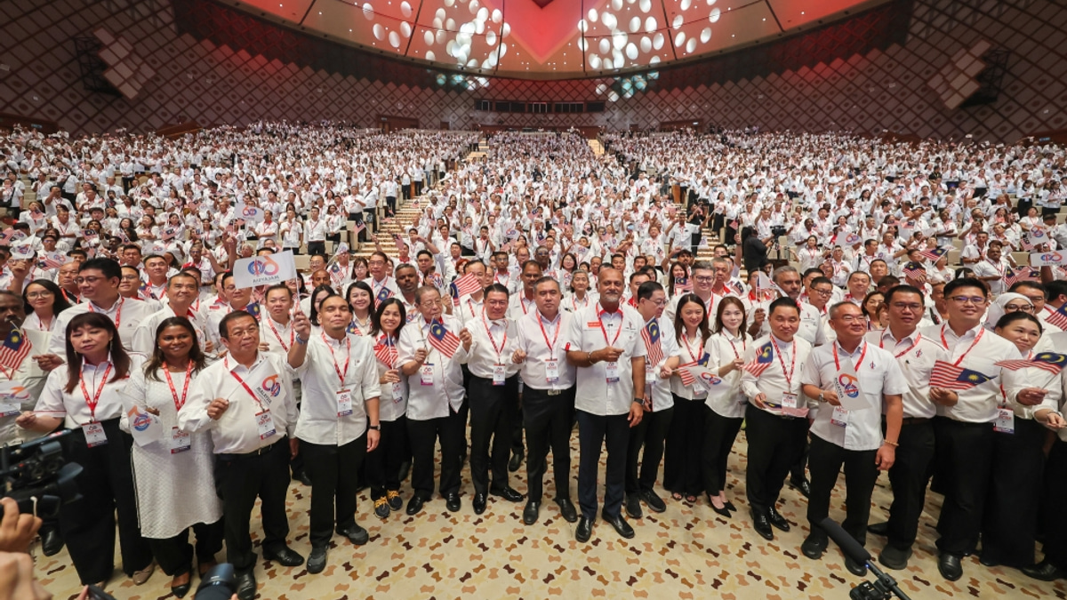 DAP's Sangeet Kaur Deo questions party's alliance strategy with Anwar, warns of coalition fractures