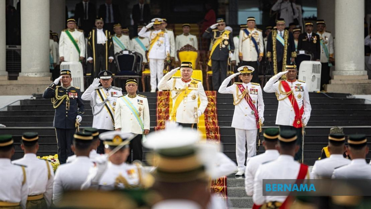Sultan Nazrin Presides Over Perak Warriors' Day 2026 Celebration