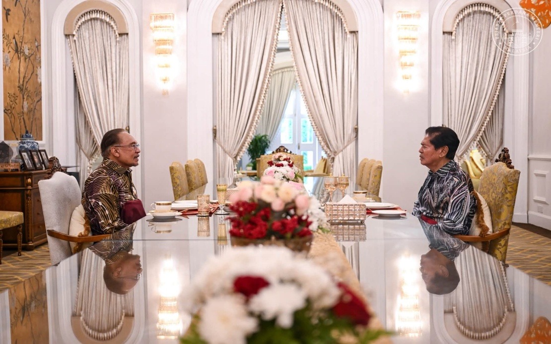 Anwar Concludes Penang Visit With Tea Reception at Governor's Residence