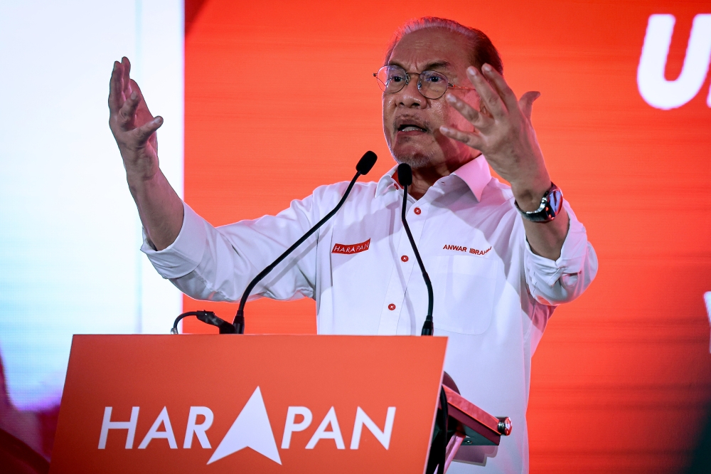 Anwar Takes Campaign to Negeri Sembilan as Pakatan Seeks to Consolidate Support