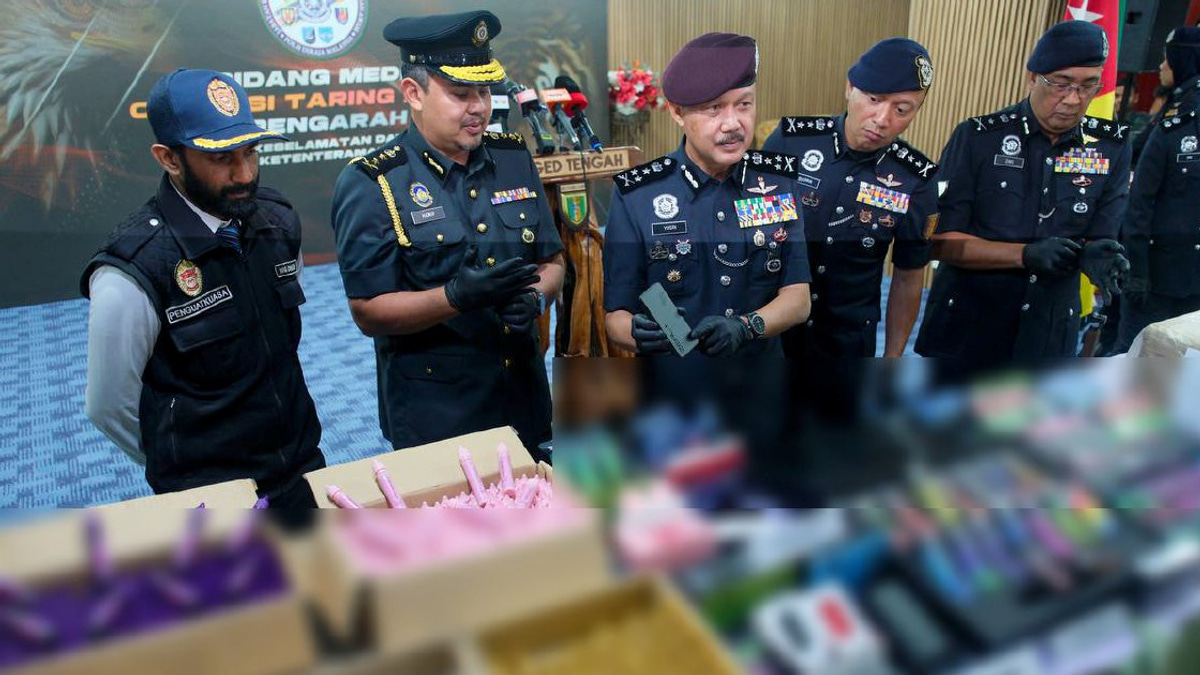 Police Smash Selangor Smuggling Ring, Seizing RM15.5m in Vapes and Contraband Cigarettes