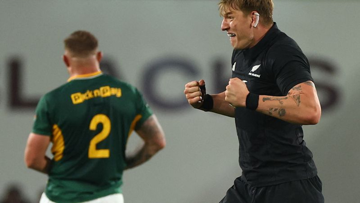 All Blacks stun world champion Springboks in Ellis Park thriller to seize series advantage