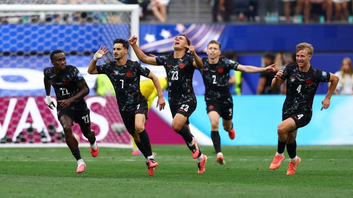 Eustaquio's dramatic stoppage-time goal sends Canada into World Cup knockout quarter-finals