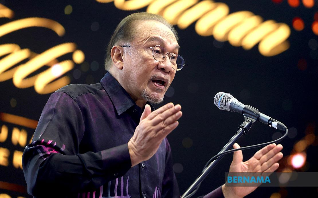 Anwar Urges Malaysians to Stand Against Divisive Racial Rhetoric
