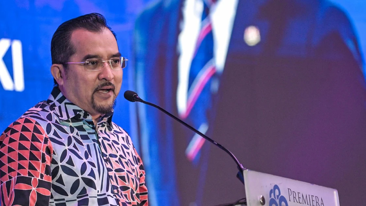 Umno's Asyraf Defends Pas Alliance with BN Against PH Criticism