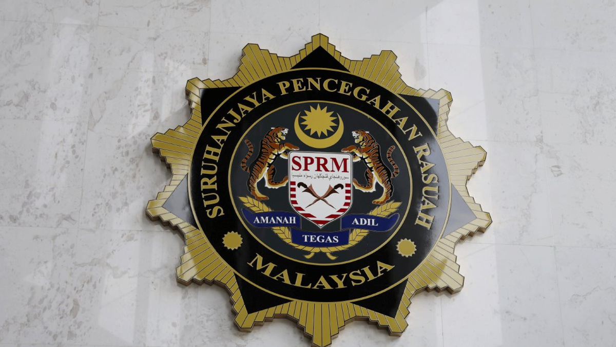 Prison Officer Held Over Alleged RM3,000 Bribe Scheme to Smuggle Contraband