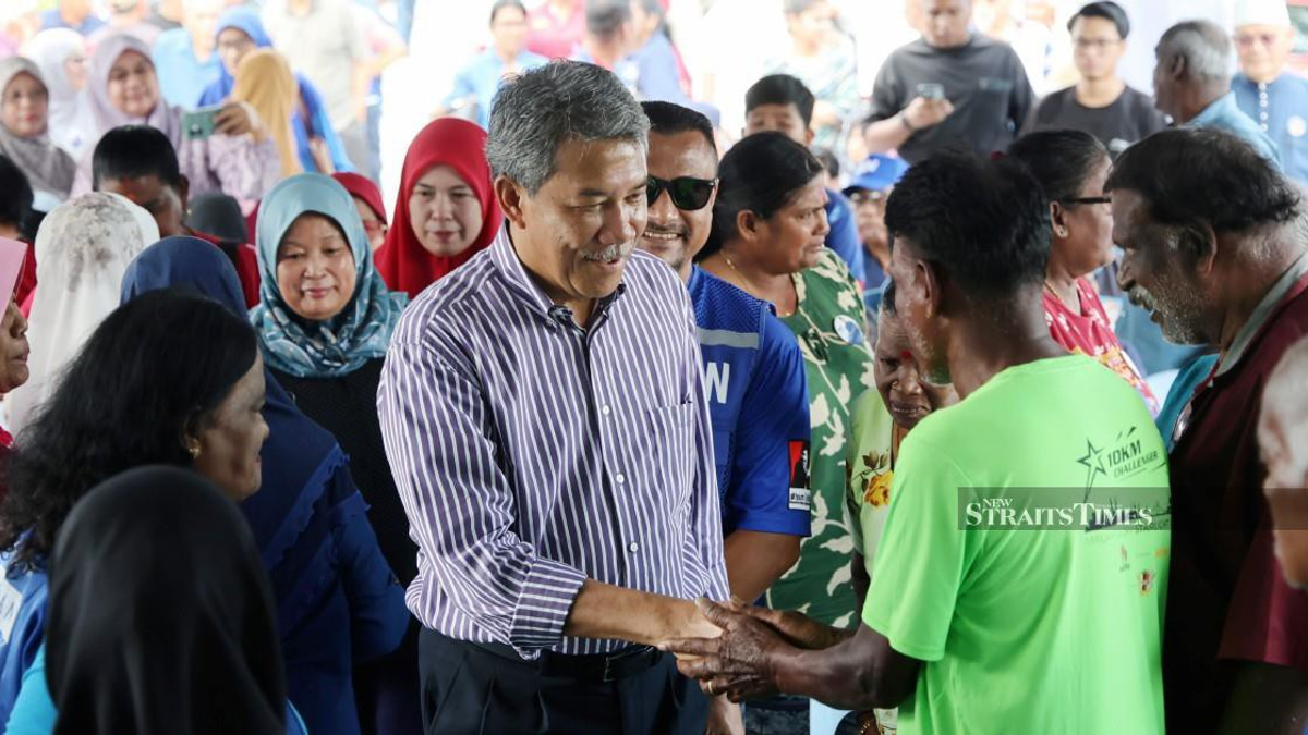 Foreign Minister Mohamad Hasan Says He Stands Ready to Resign if PM Orders