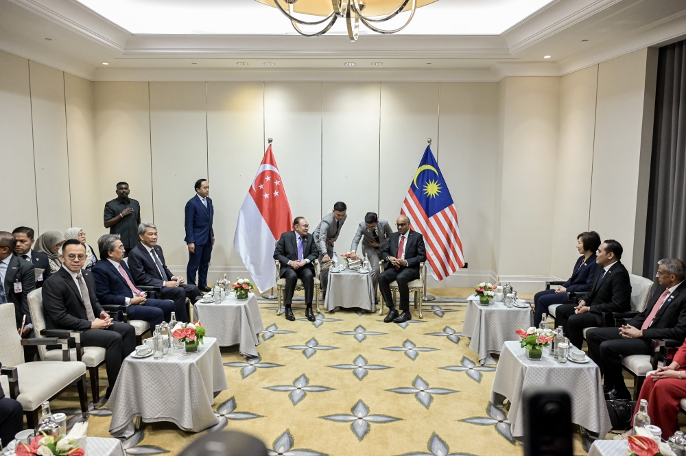 Singapore President Tharman Shanmugaratnam Meets PM Anwar in Kuala Lumpur State Visit