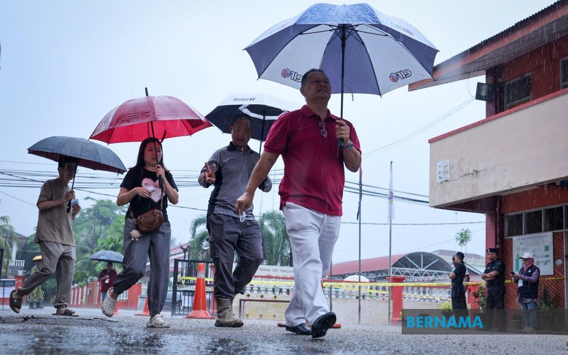 Johor's 16th State Election Proceeds Amid Mixed Weather, Strong Voter Turnout