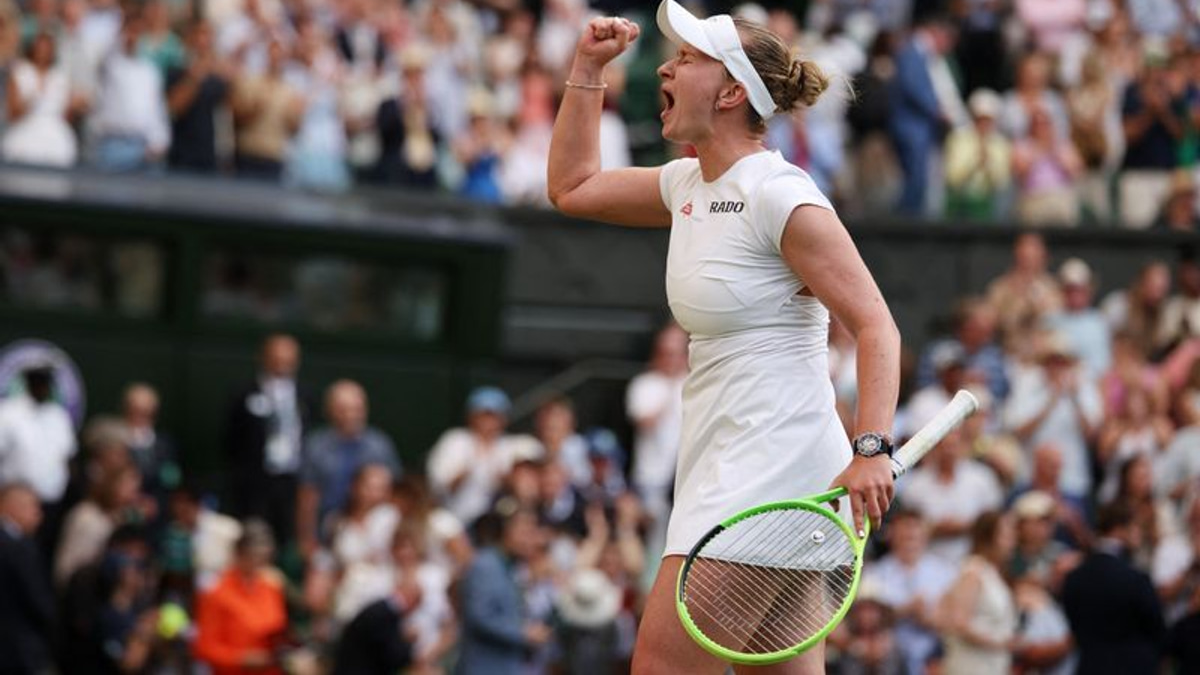 Krejcikova Battles Back to Defeat Andreeva and Advance at Wimbledon