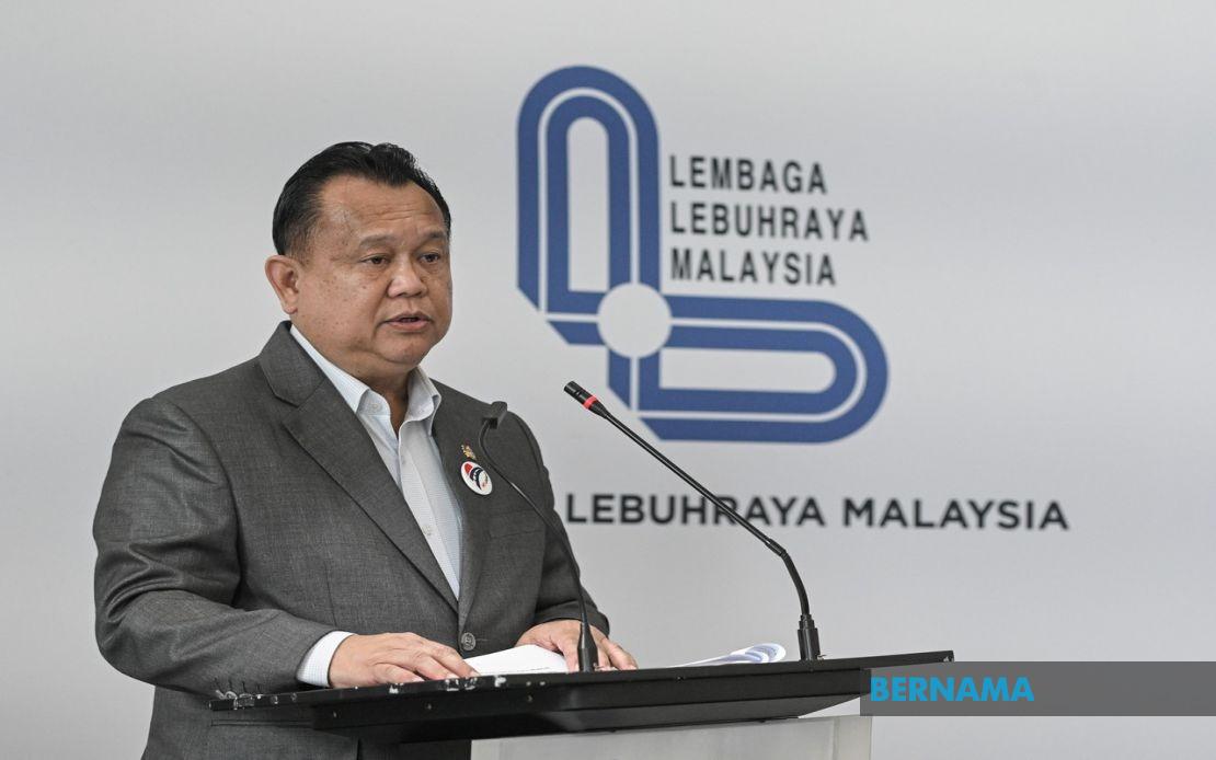 Government Invests RM25.2 Million in Solar LED Lights to Cut Highway Accidents