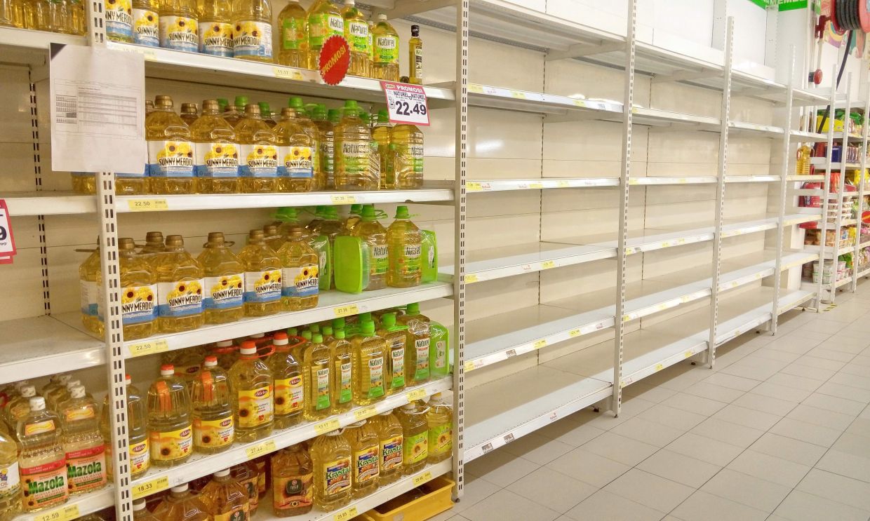 RM10.879 Billion in Cooking Oil Subsidies Unaccounted For as Shelves Remain Empty
