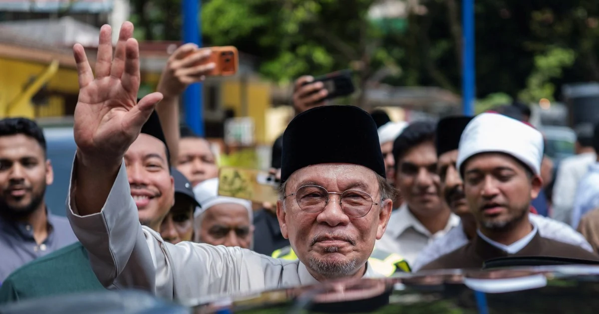 Top Malaysian leaders converge on Johor for high-stakes weekend campaign push