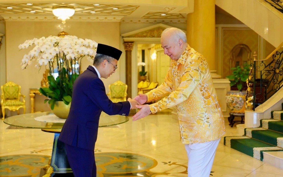 Sultan Nazrin Briefed on Perak's Digital Infrastructure and Online Safety Plans