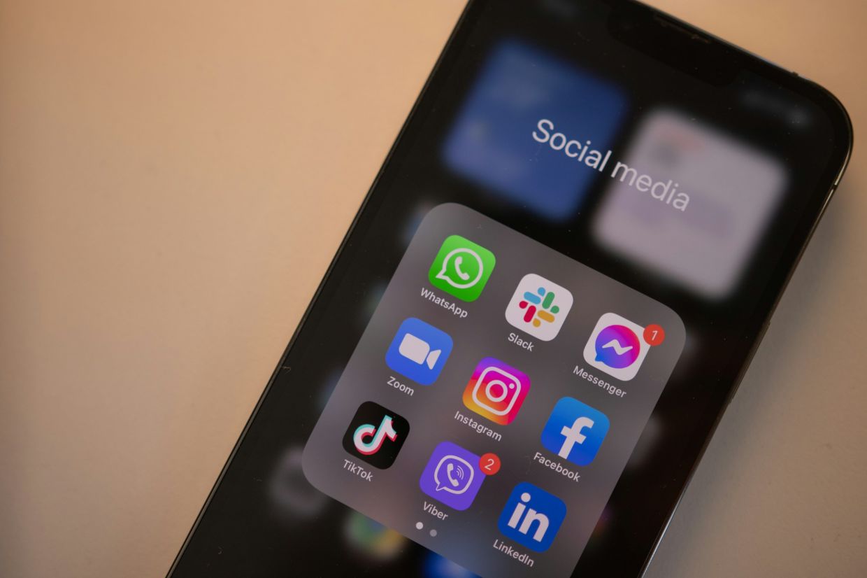 France's Constitutional Court Strikes Down Blanket Social Media Ban for Under-15s
