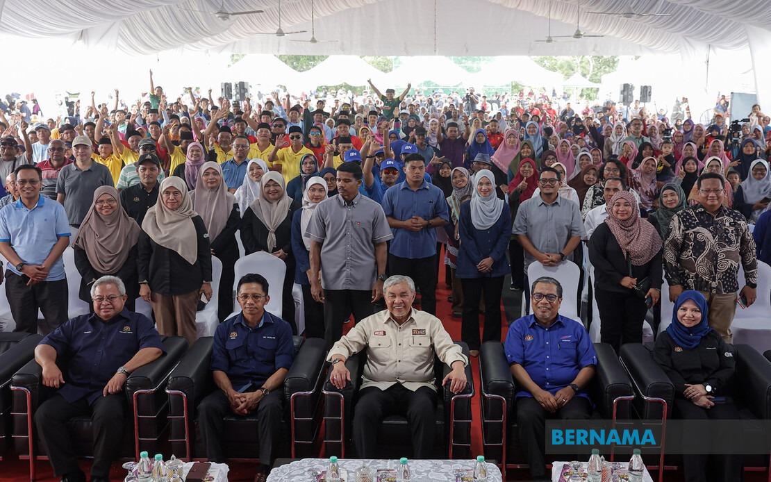 Ahmad Zahid: Malaysia's Fractured Political Scene Demands New Coalition Strategies