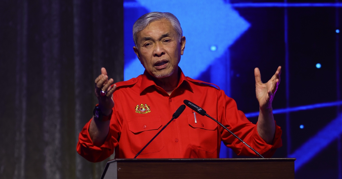 Zahid Backs PM's Authority to Remove Underperforming BN Ministers