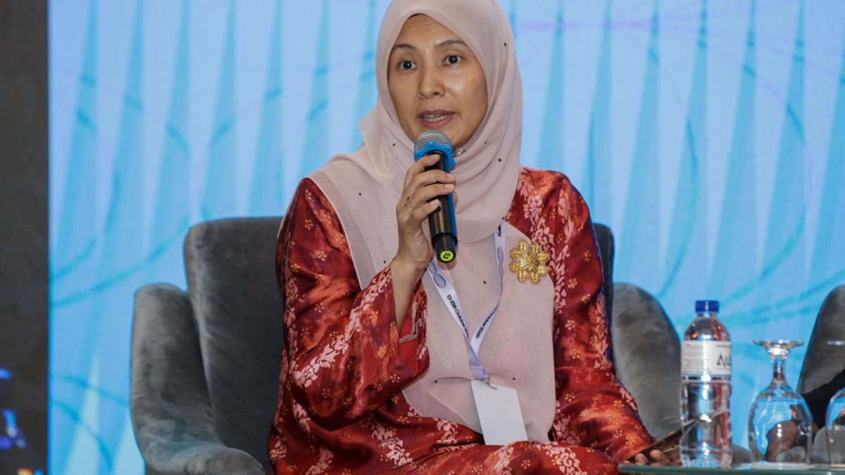 Nurul Izzah steps back from PKR deputy role to focus on academic pursuits