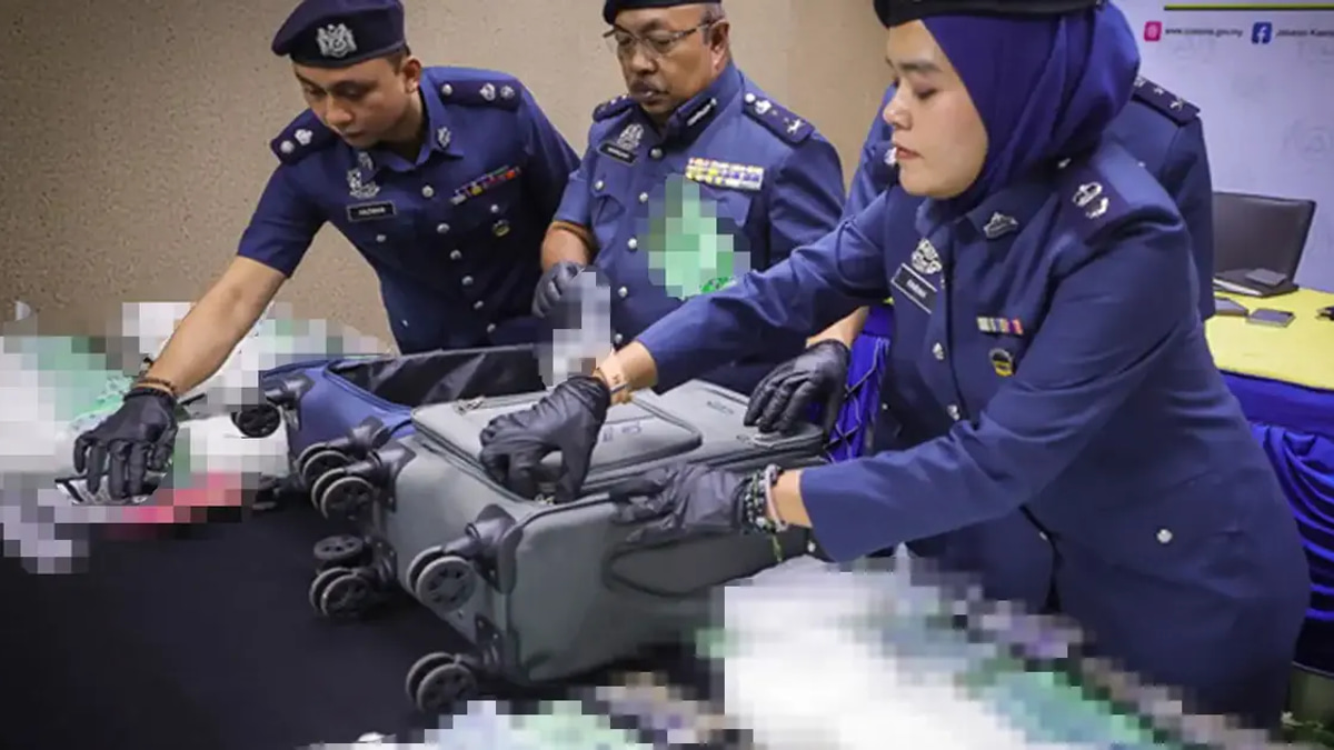 Two Arrested at Kuching Airport in RM1.32 Million Drug Smuggling Attempt