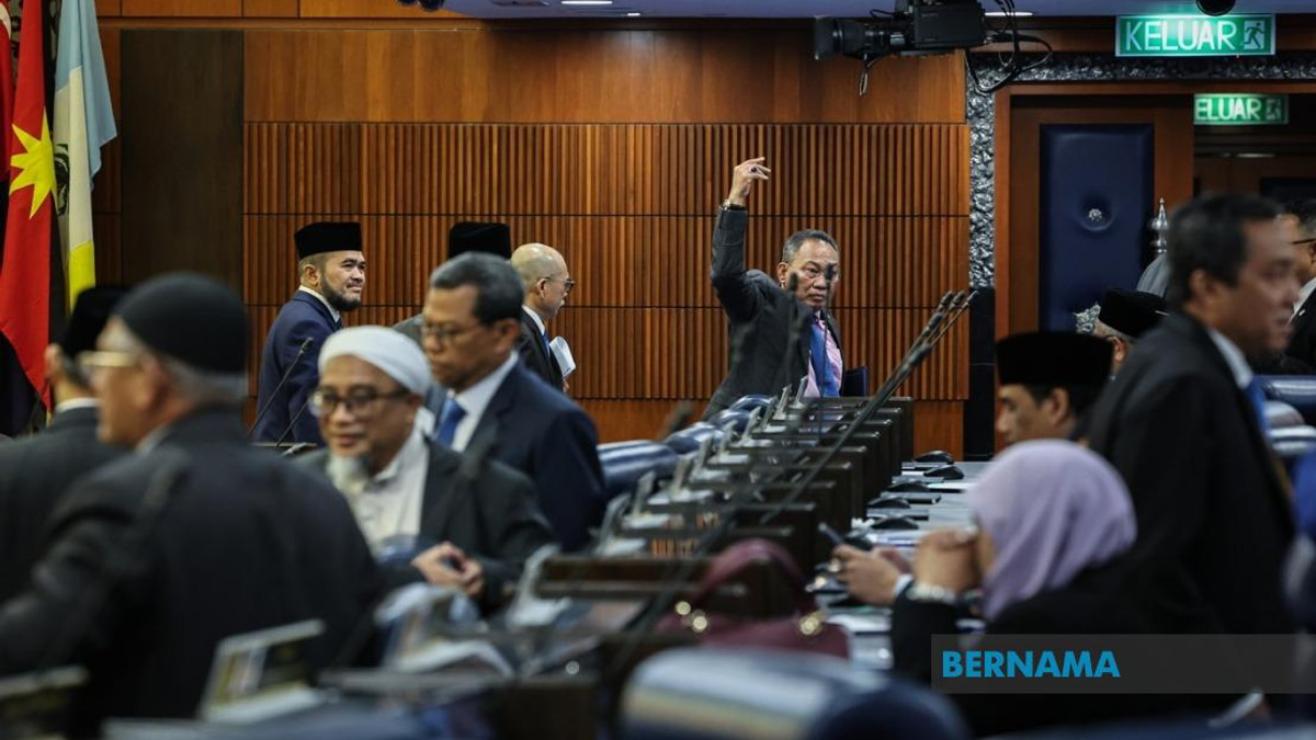 Anwar Dismisses Opposition Tactics on Tabung Haji as Political Distraction