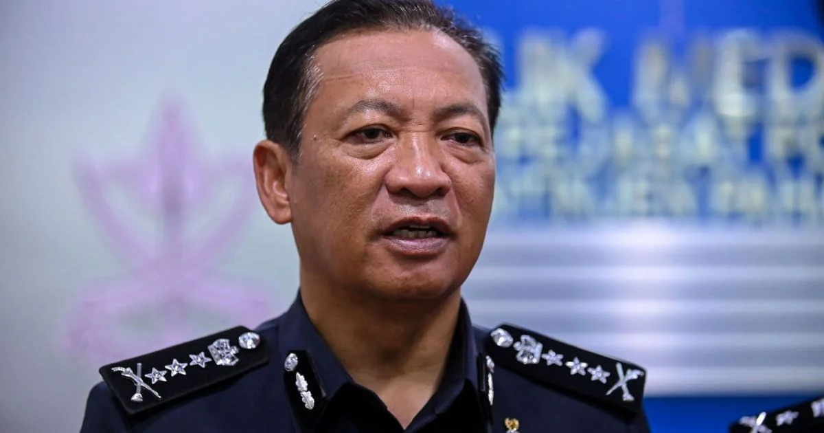 Nine Arrested in Pekan Fake Medical Certificates Racket