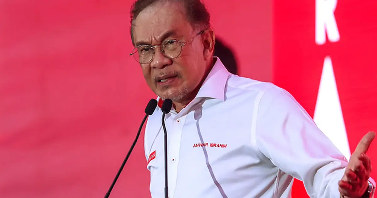 Anwar Emphasises Importance of Strong Government-Rulers Relations