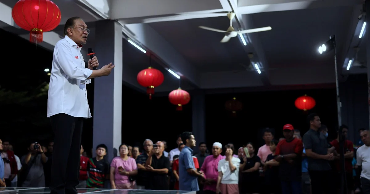Anwar to address tumbling durian prices with Beijing leadership during state visit