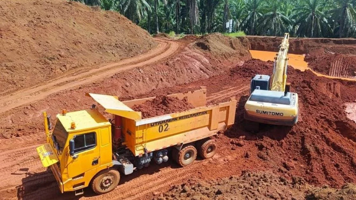Nine arrested as authorities dismantle illegal bauxite operation in Kuantan, seizing RM3.75 million in contraband