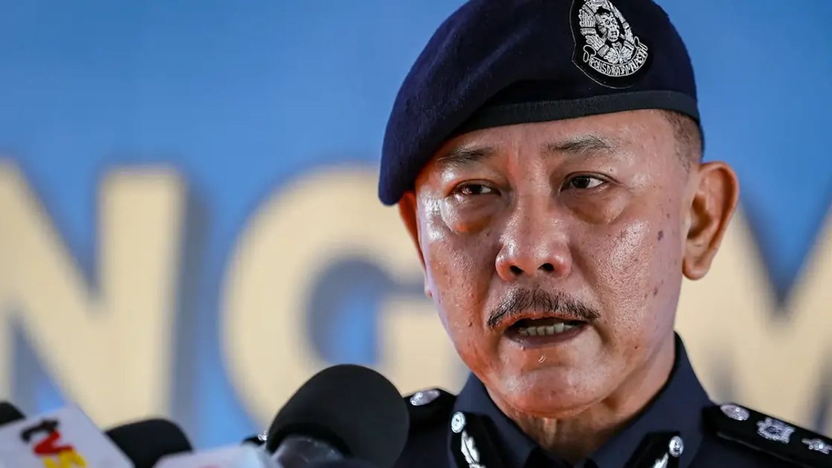 Three arrested after body discovered bound in Batu Pahat river